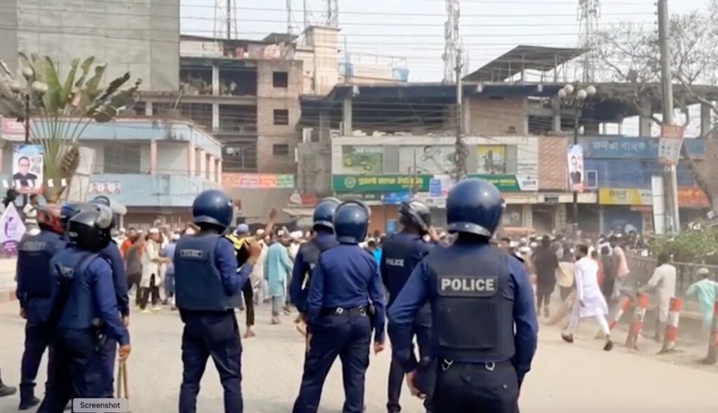 Two killed in clashes with police during protest against Ahmadiyya congregation